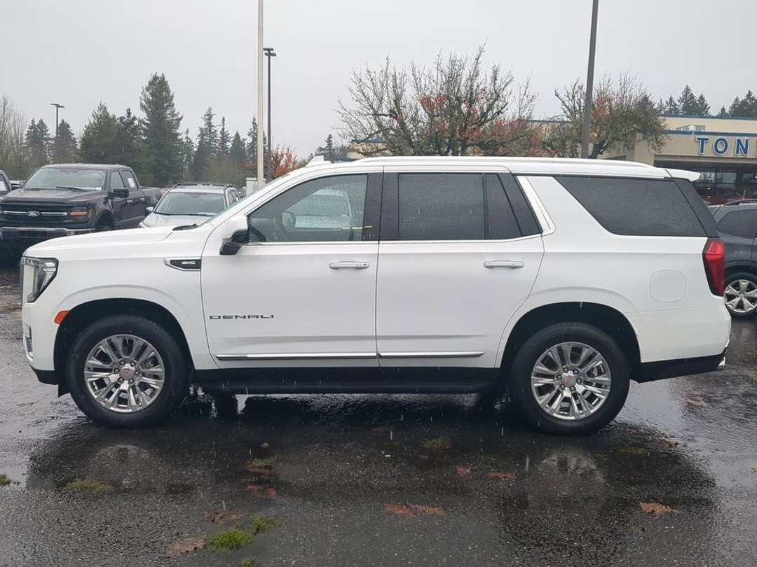 2024 GMC Yukon Denali - Image 2