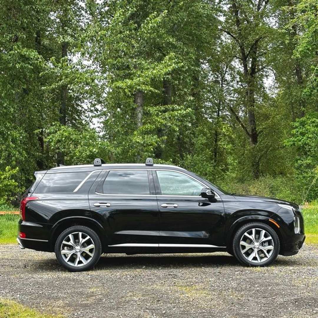 2021 Hyundai Palisade Limited - Image 2