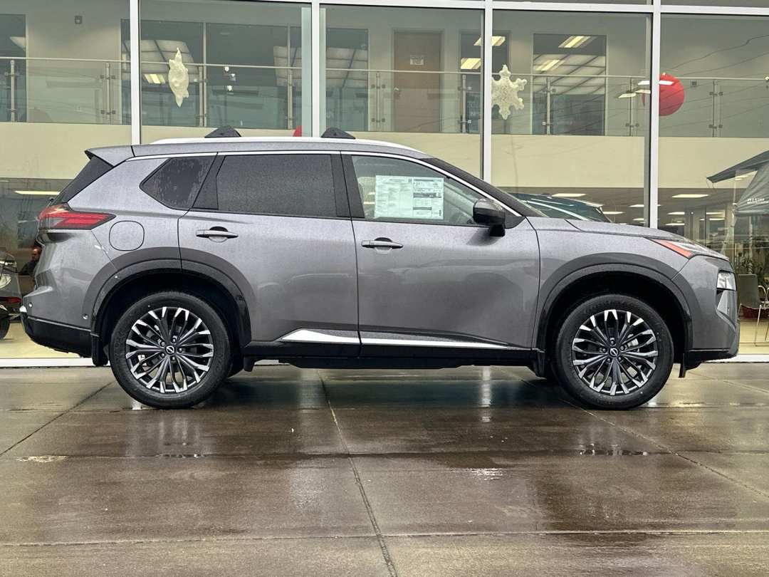 2026 Nissan Rogue Platinum - Image 2