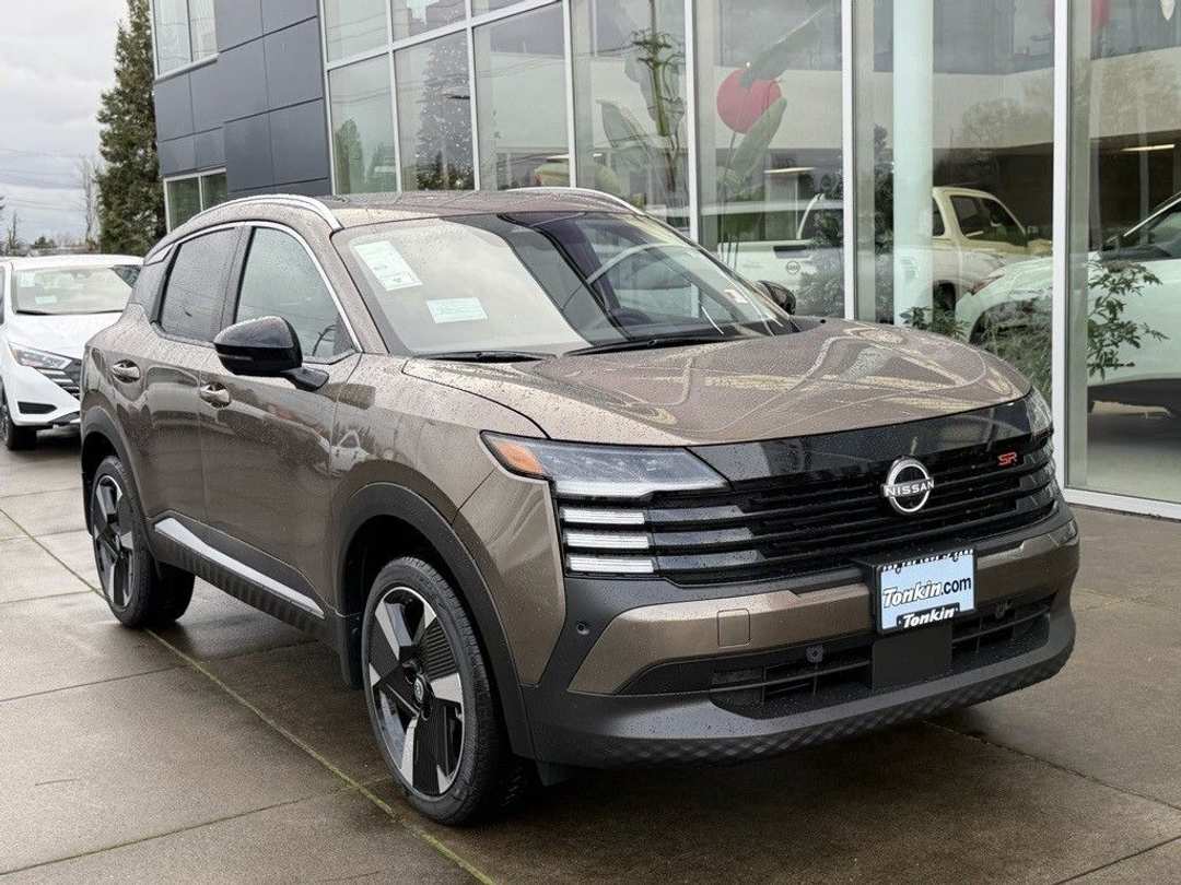 2026 Nissan Kicks SR - Image 2