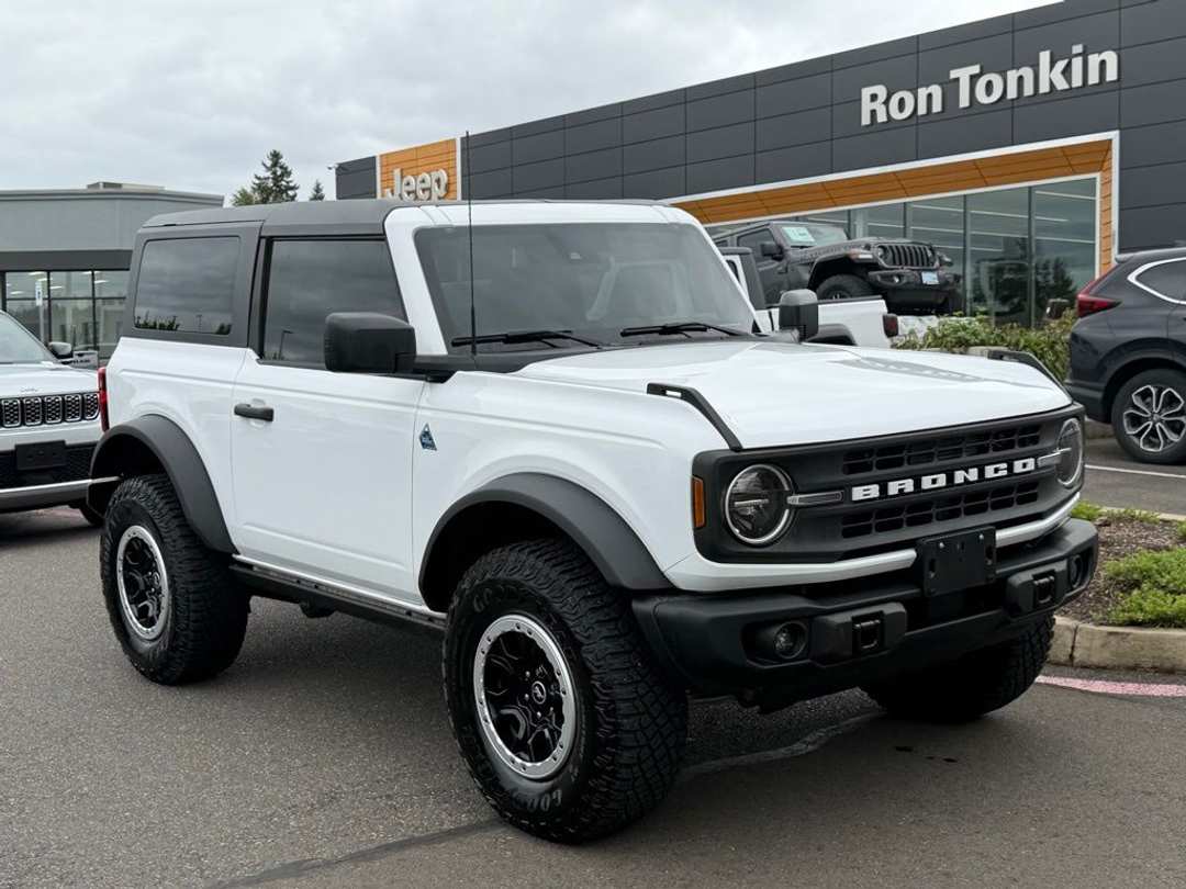 2024 Ford Bronco Black Diamond - Image 2