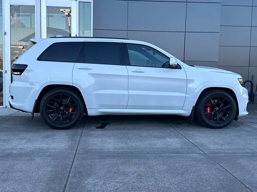 2021 Jeep Grand Cherokee SRT - Image 2