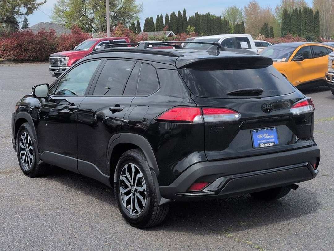 2025 Toyota Corolla Cross Hybrid SE - Image 3