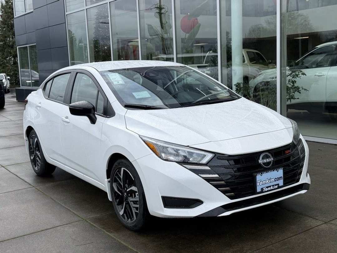 2025 Nissan Versa 1.6 SR - Image 2