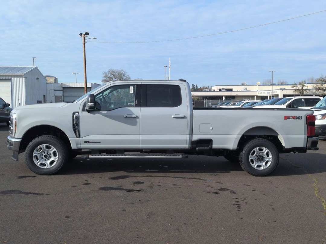 2026 Ford F-350Sd XLT - Image 2