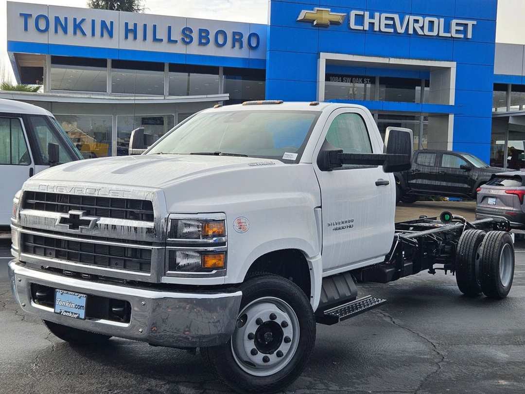 2025 Chevrolet Silverado 4500Hd - Image 2