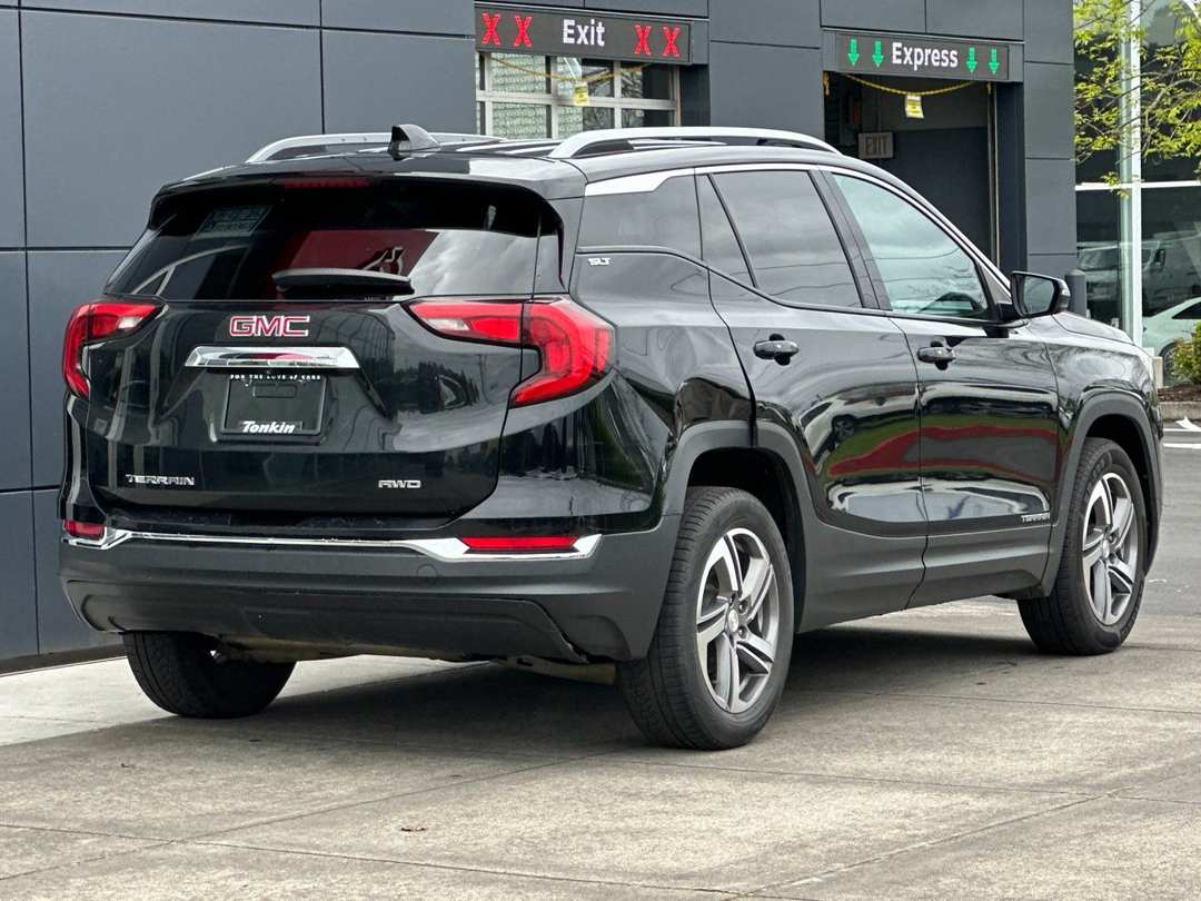 2020 GMC Terrain SLT - Image 3