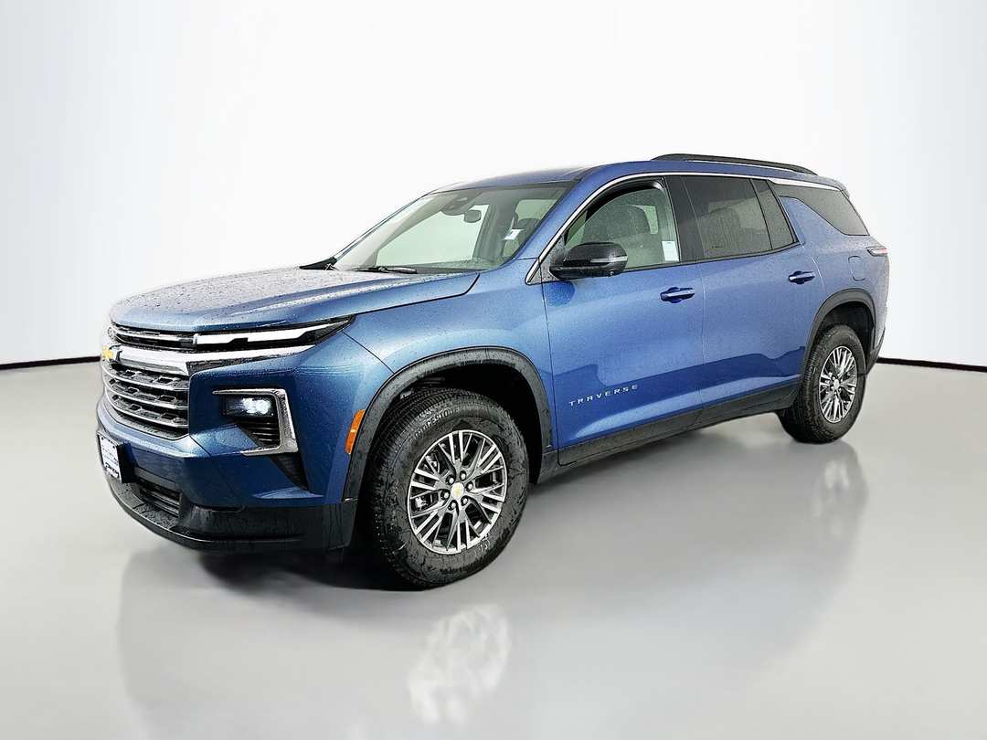 2025 Chevrolet Traverse LT - Image 3