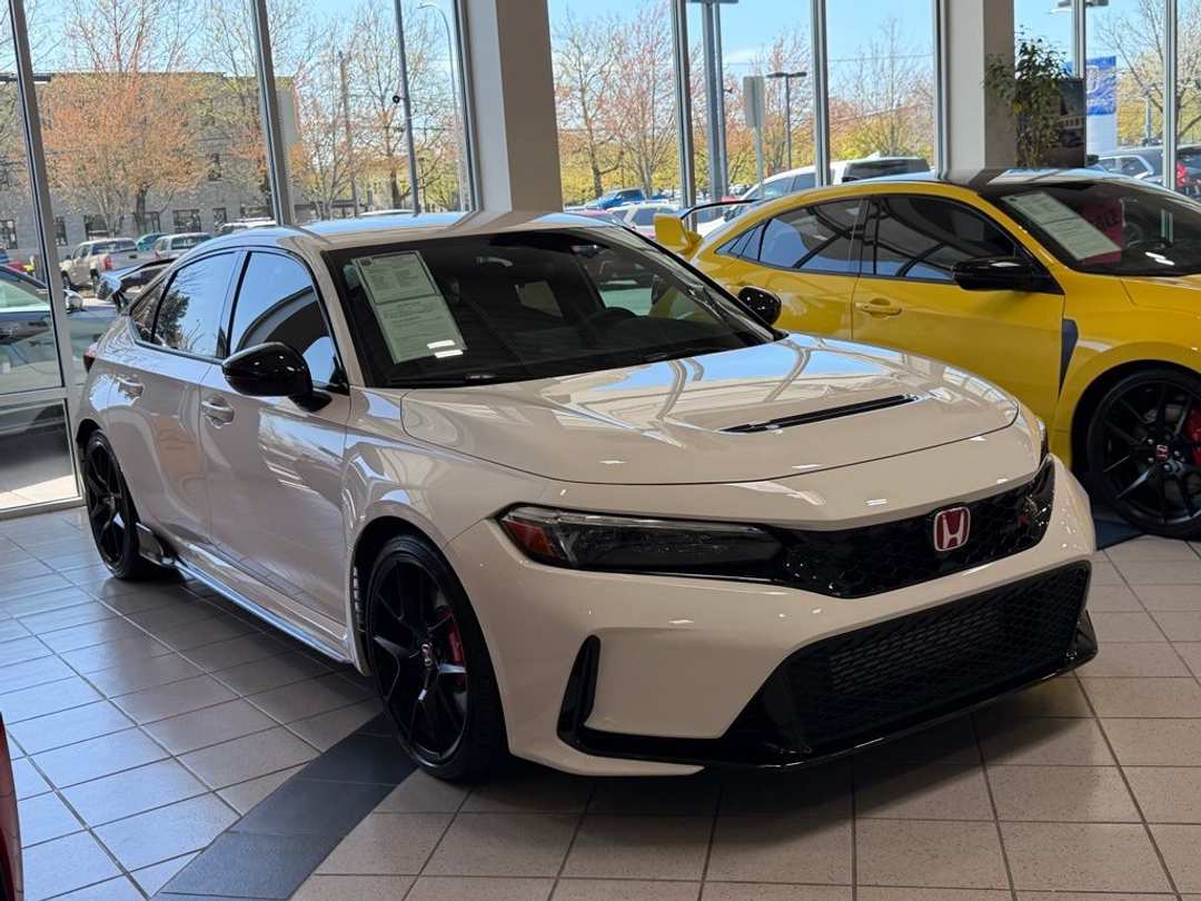 2024 Honda Civic Type R - Image 2