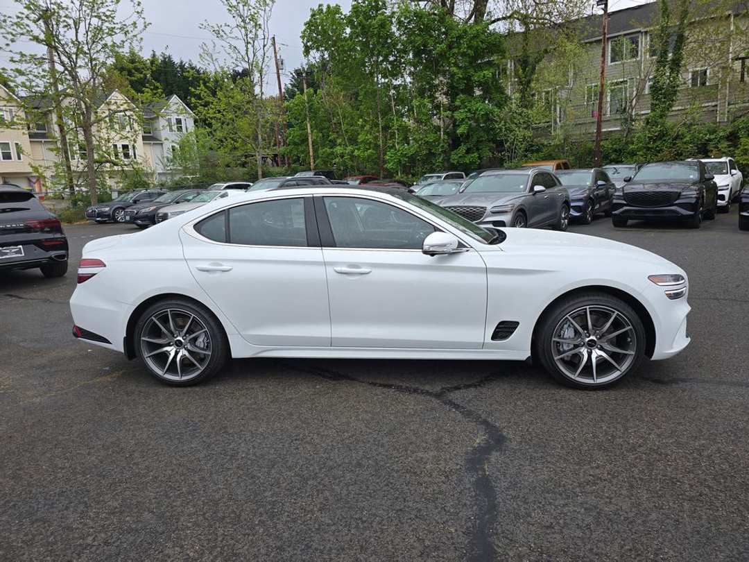 2026 Genesis G70 2.5T Prestige - Image 2