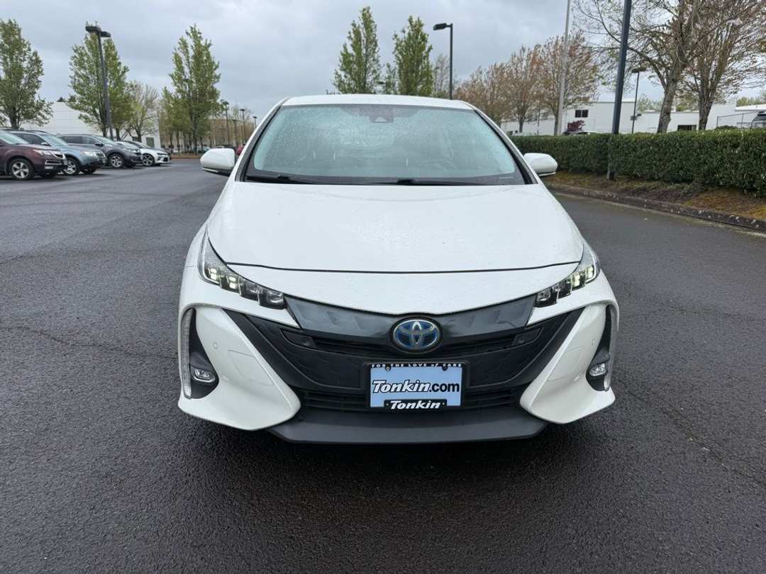2018 Toyota Prius Prime Advanced - Image 2