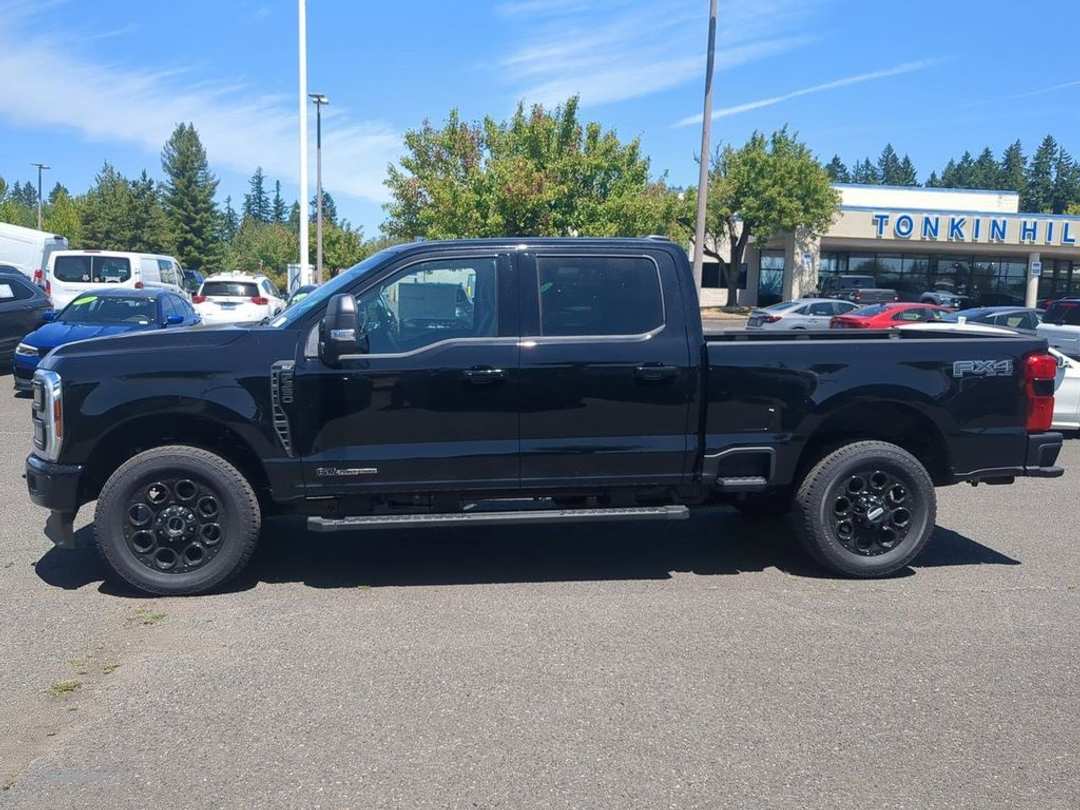 2025 Ford F-350Sd XLT - Image 2