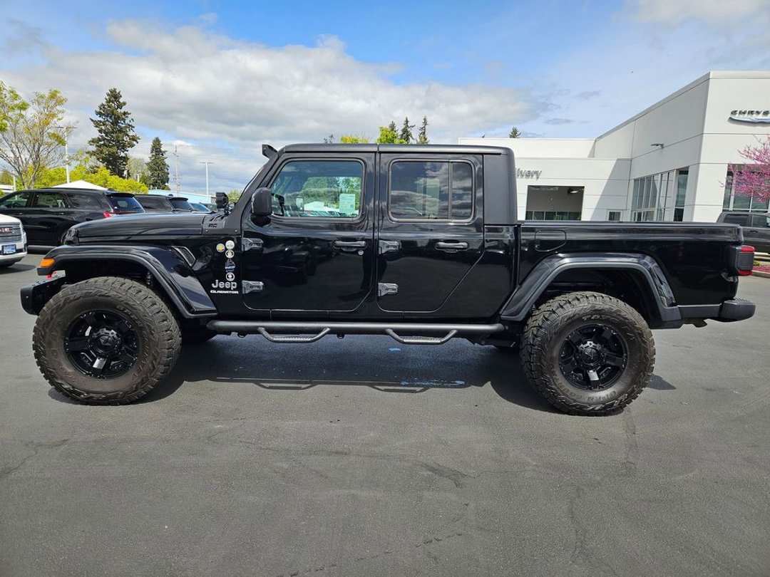 2020 Jeep Gladiator Overland - Image 3