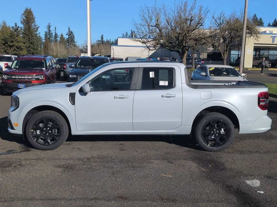 2026 Ford Maverick Lobo Standard - Image 2