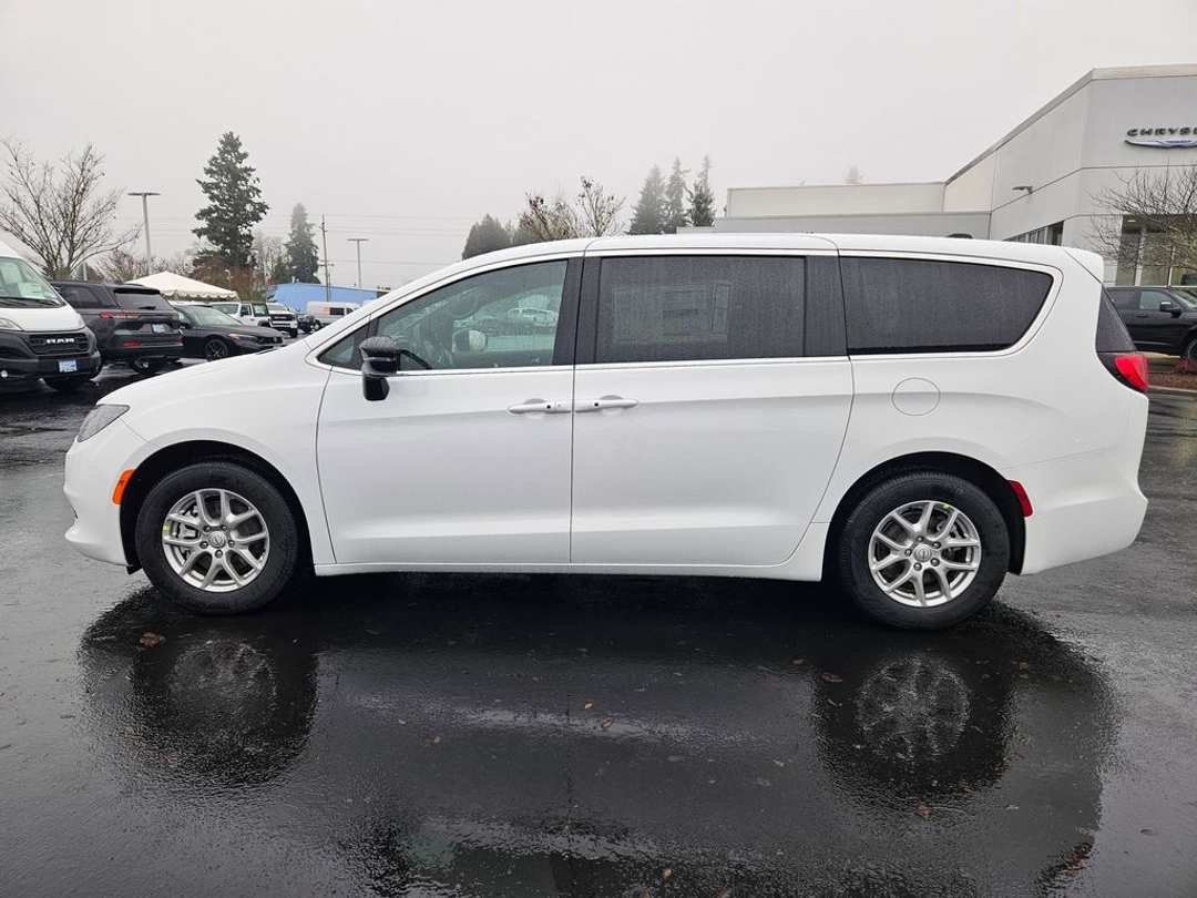 2026 Chrysler Voyager LX - Image 3