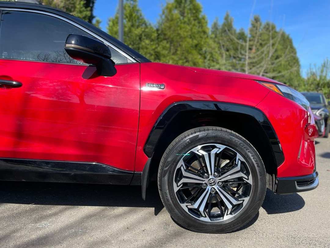 2022 Toyota Rav4 Prime XSE - Image 2