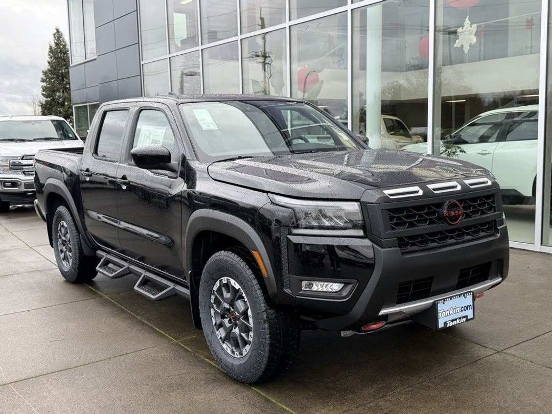 2026 Nissan Frontier PRO4X - Image 2