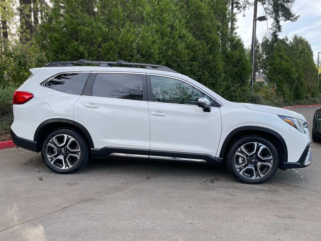 2023 Subaru Ascent Limited - Image 3