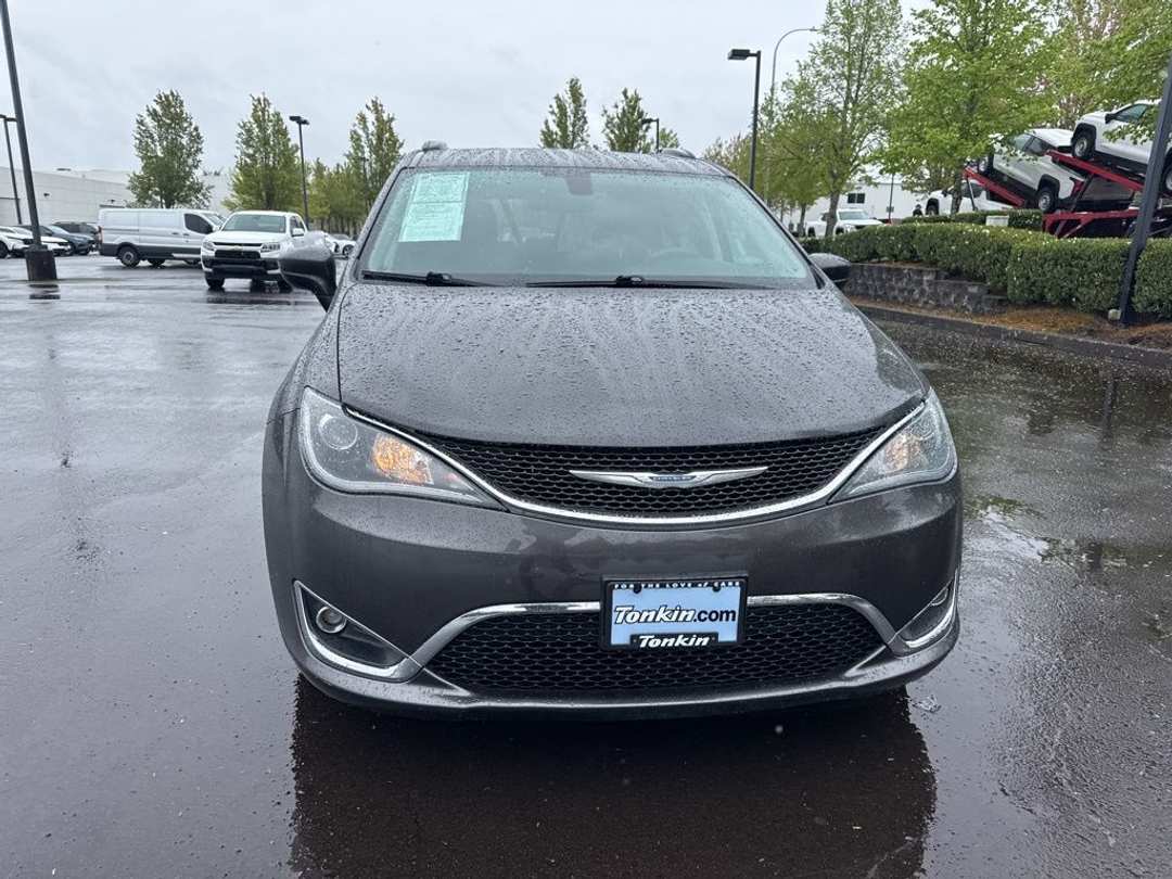 2017 Chrysler Pacifica Touring L - Image 2