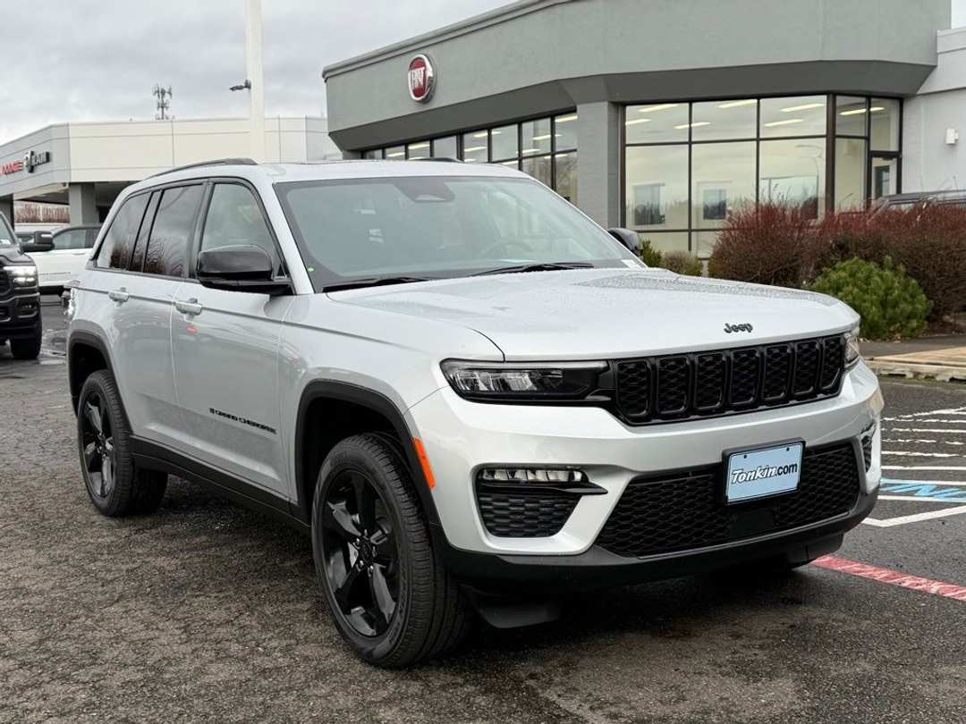 2025 Jeep Grand Cherokee Limited - Image 2