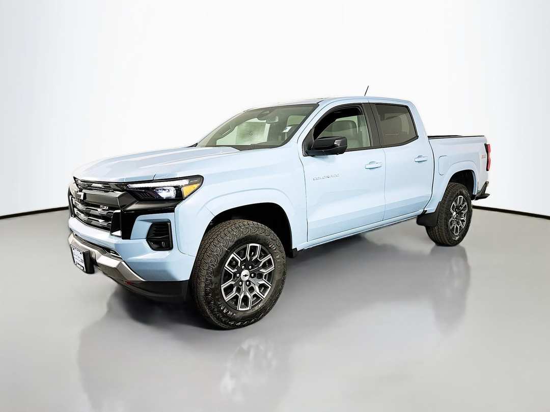 2026 Chevrolet Colorado Z71 - Image 3