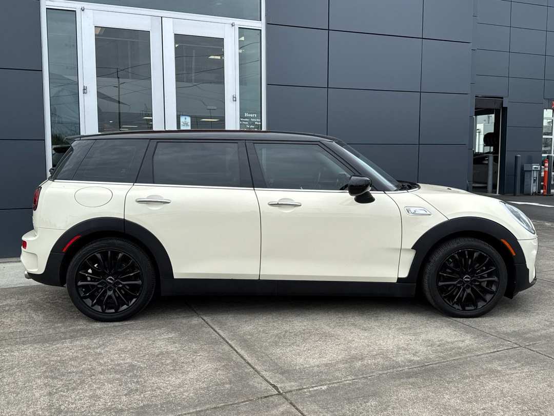 2023 MINI Cooper S Clubman Clubman - Image 2