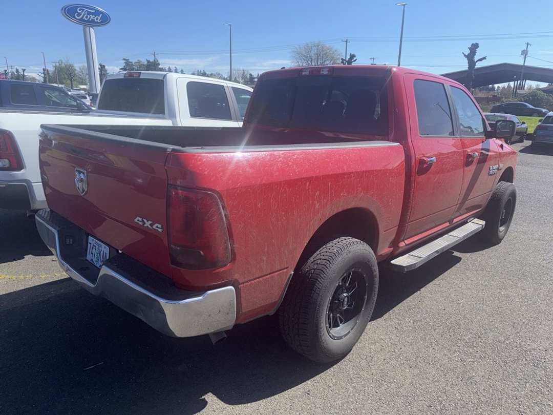 2017 Ram 1500 SLT - Image 3