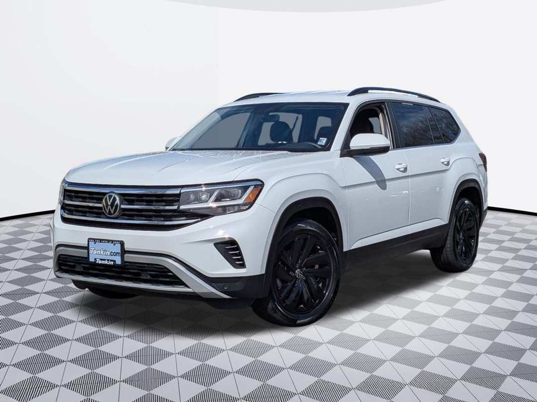 2022 Volkswagen Atlas 3.6L V6 SE w/Technology - Image 2