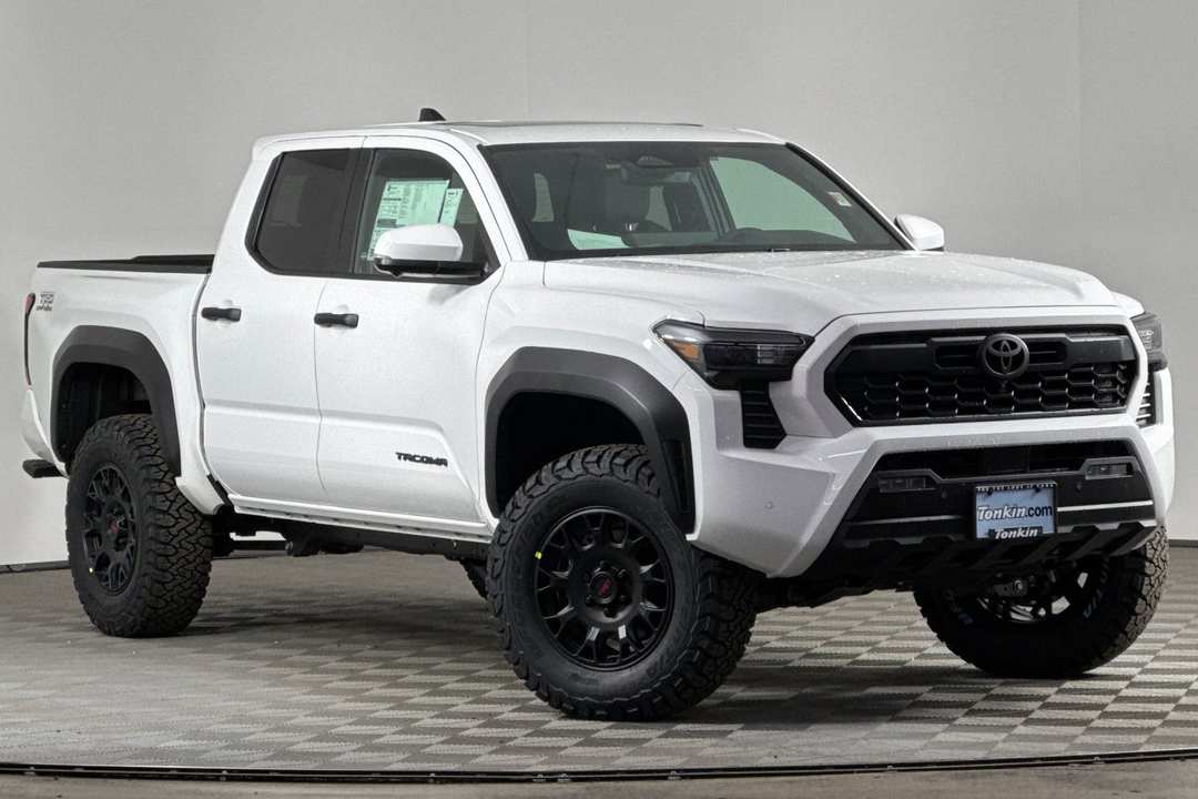 2025 Toyota Tacoma TRD OffRoad - Image 2
