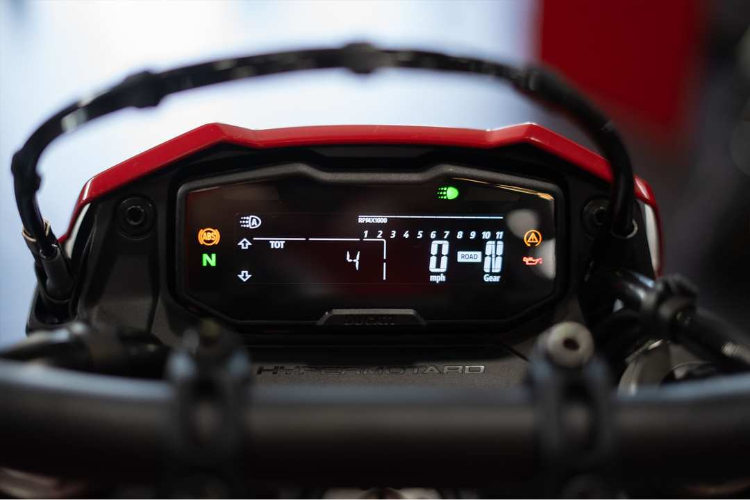 2025 Ducati Hypermotard 698 Mono - Image 3