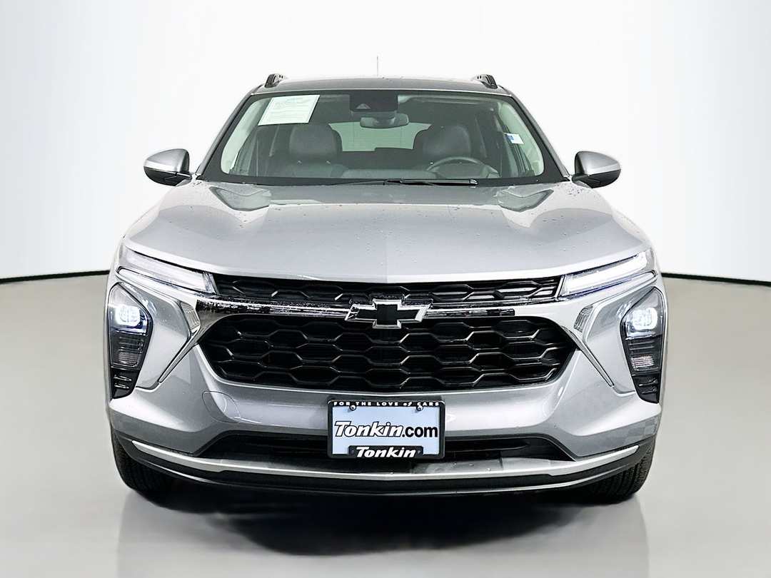 2025 Chevrolet Trax LT - Image 2