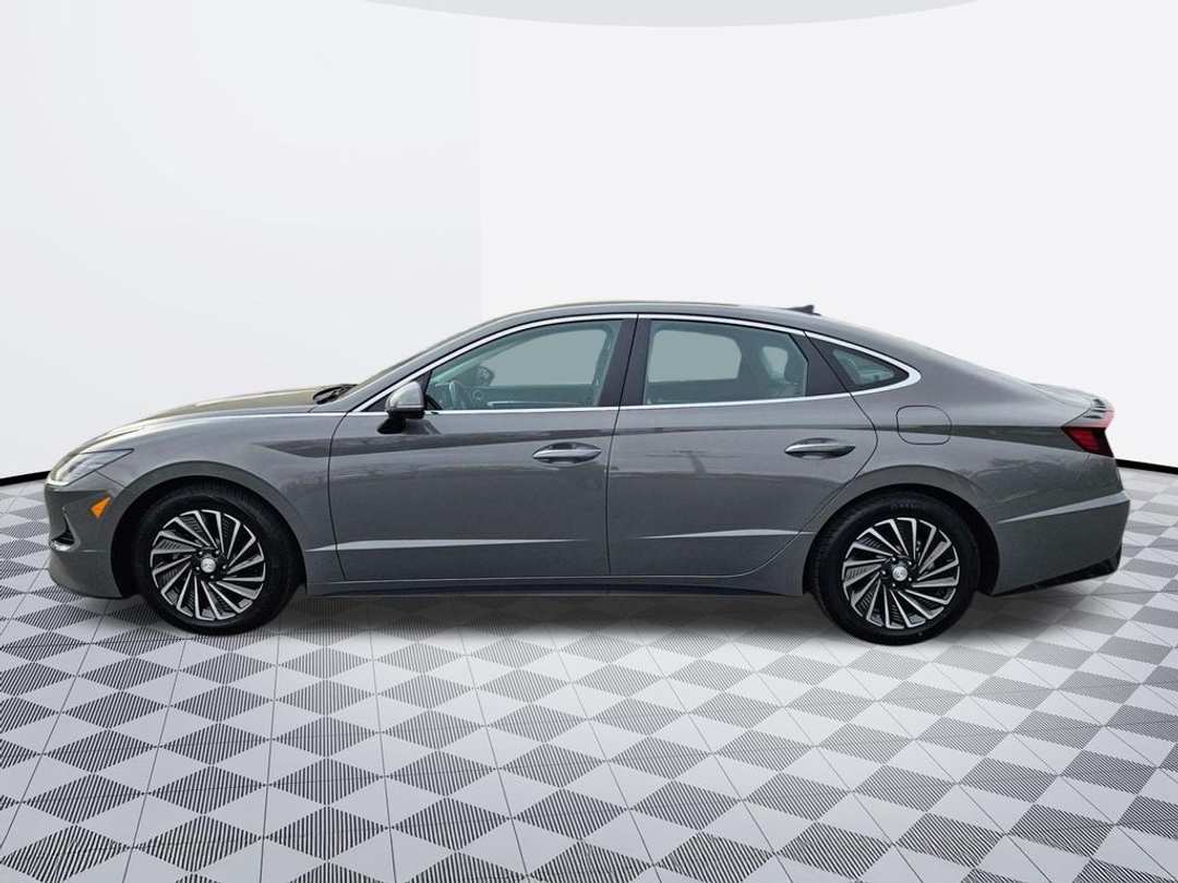 2020 Hyundai Sonata Limited - Image 3