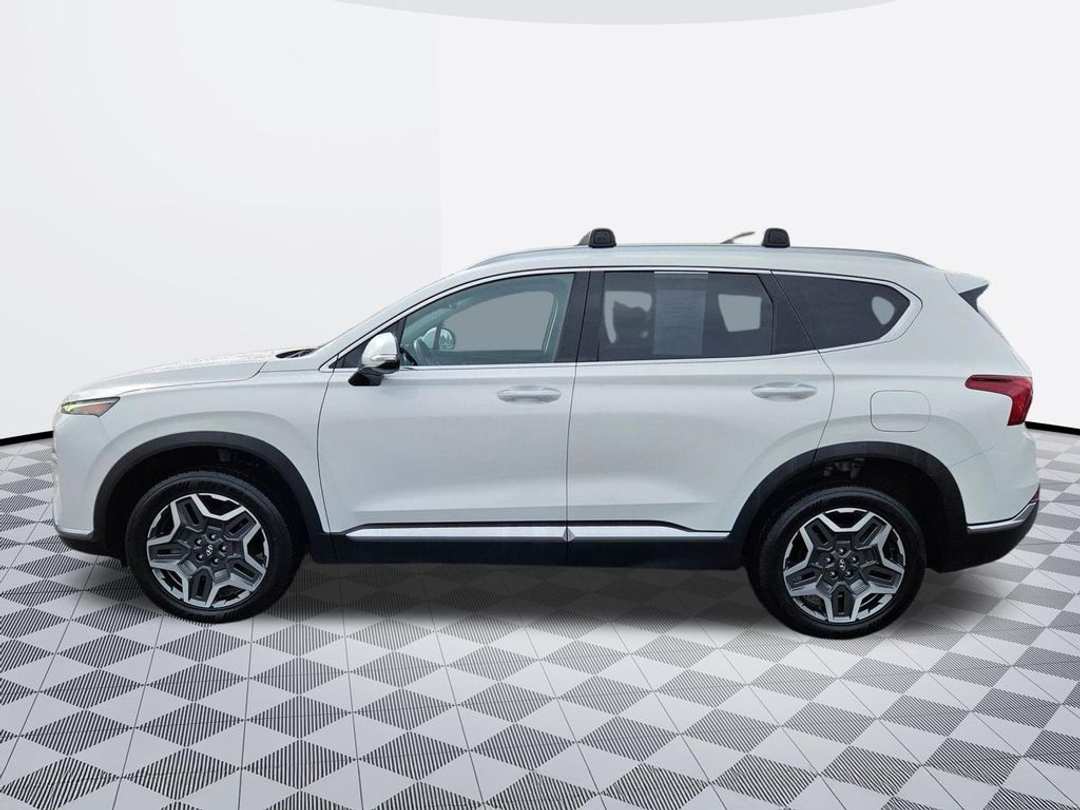 2022 Hyundai Santa Fe SEL Convenience - Image 3