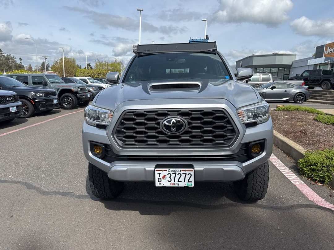 2020 Toyota Tacoma TRD Sport - Image 2