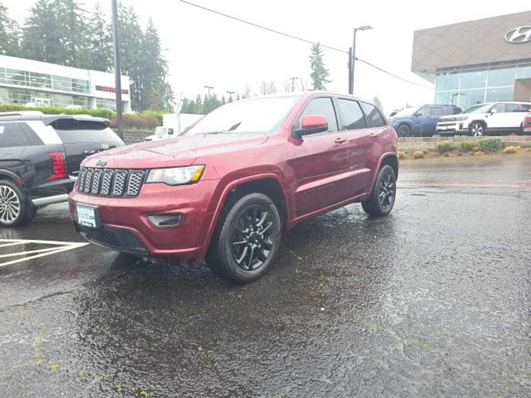 2020 Jeep Grand Cherokee Altitude - Image 3