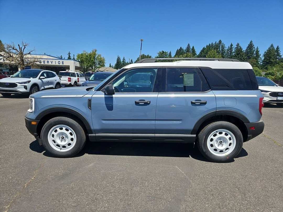 2025 Ford Bronco Sport Heritage - Image 2