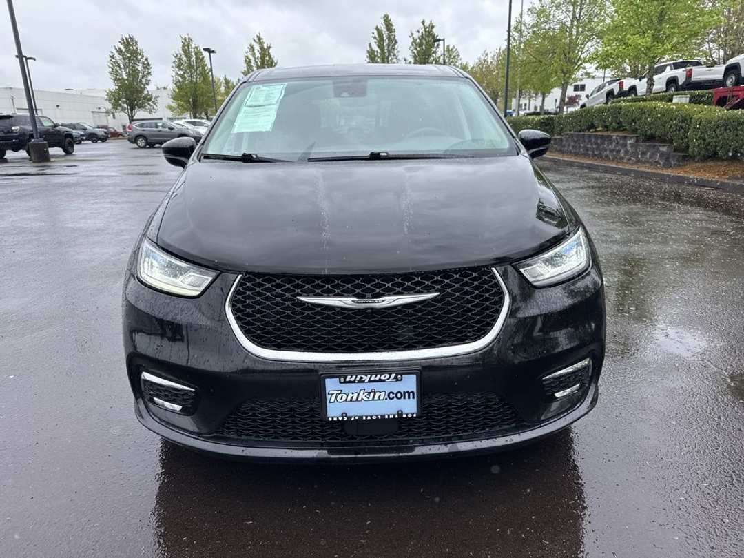 2024 Chrysler Pacifica Select - Image 2